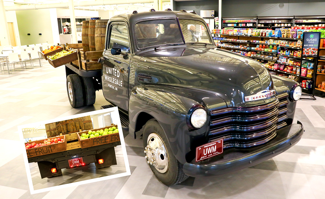 The UWM fruit truck with free fruit for UWM team members